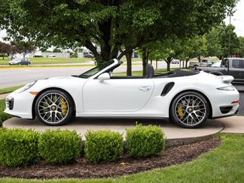 2015 Porsche 911 Turbo S   - Photo 14 - Springfield, MO 65802