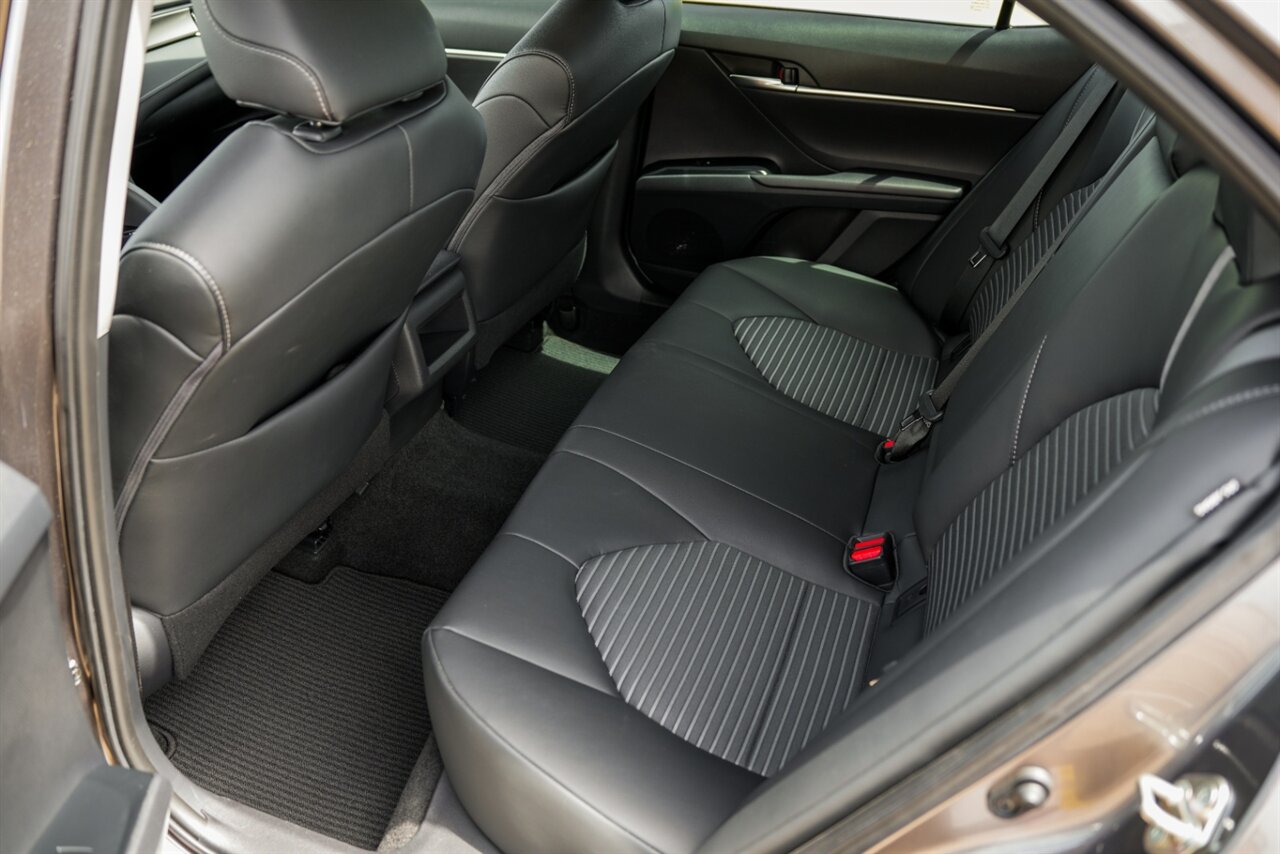 2019 Toyota Camry SE - Photo 18 - Springfield, MO 65802
