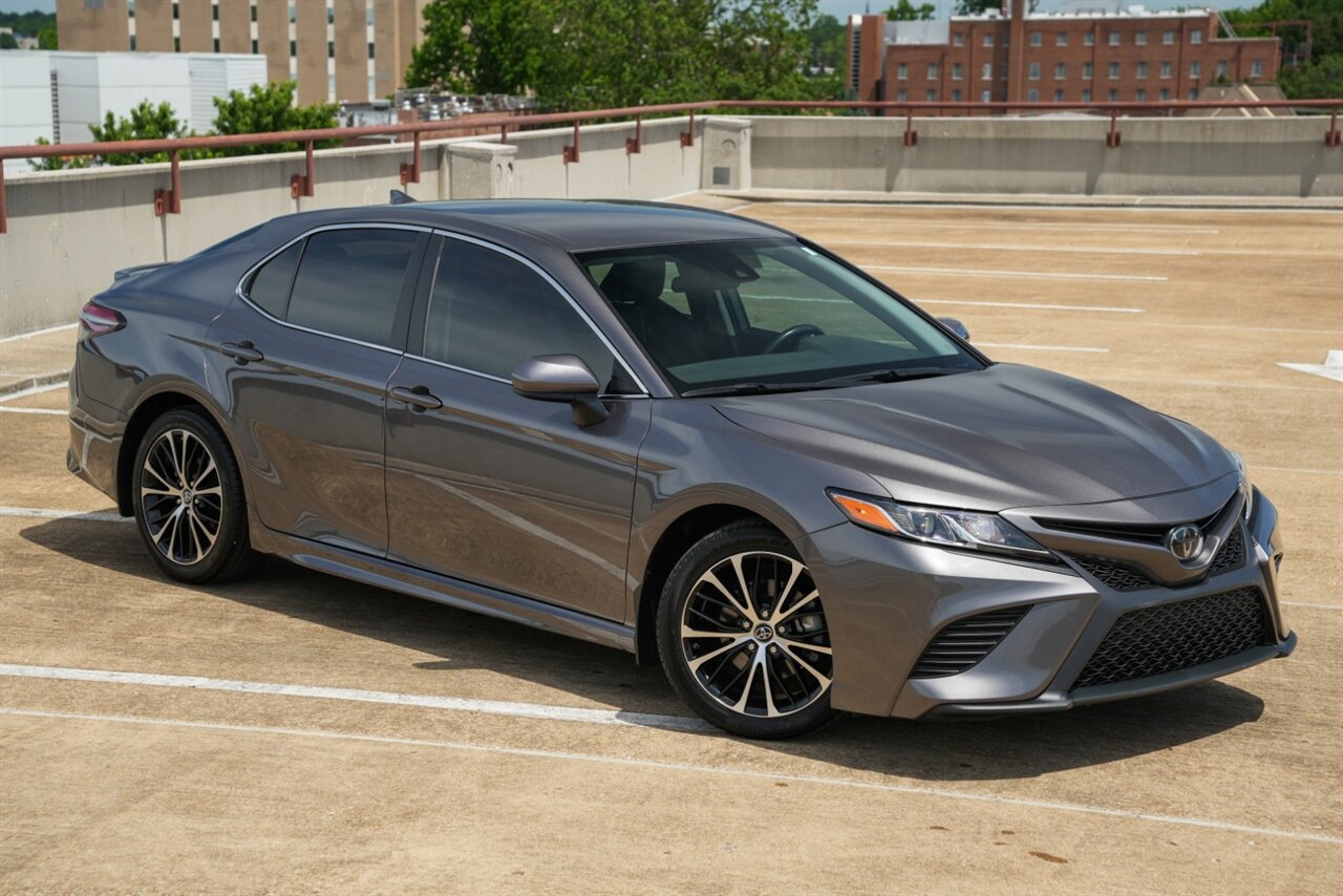 2019 Toyota Camry SE - Photo 24 - Springfield, MO 65802