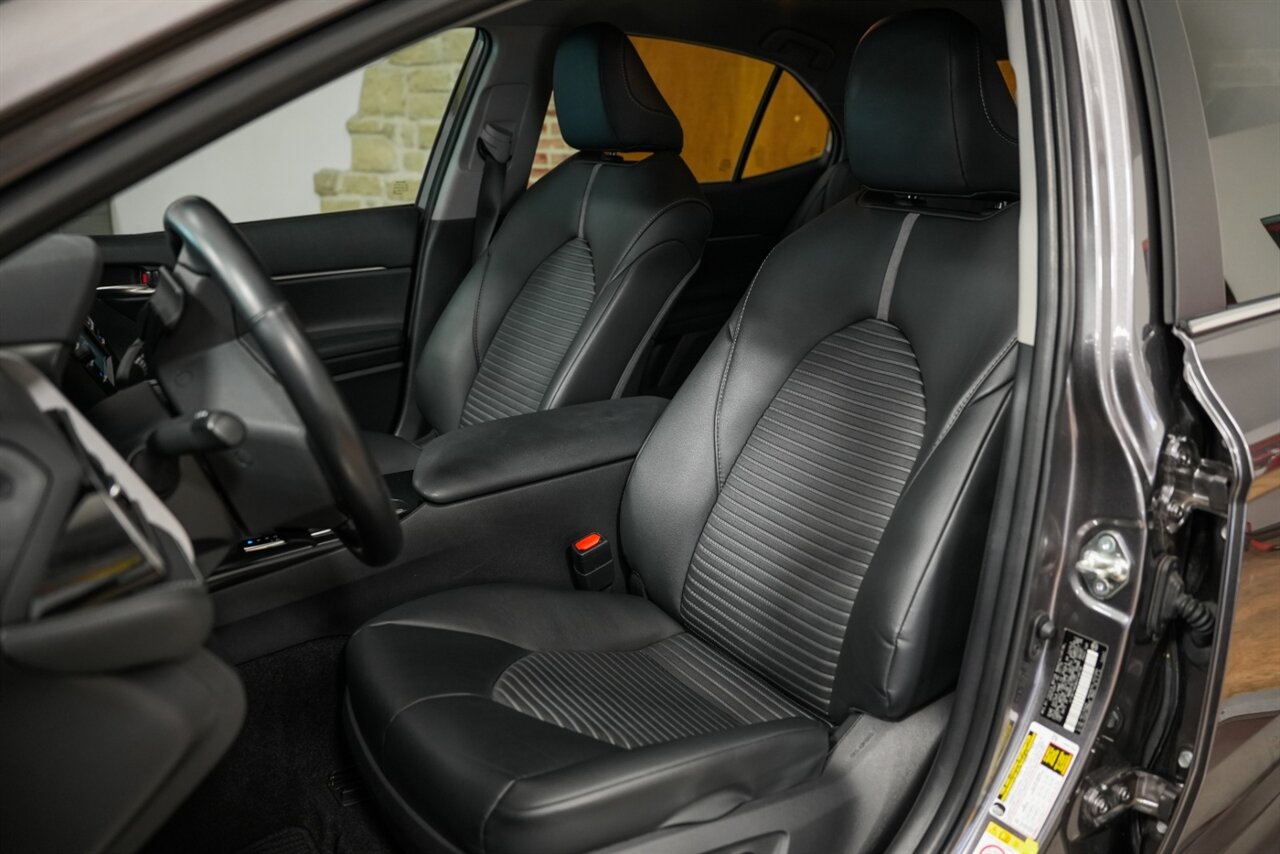 2019 Toyota Camry SE - Photo 6 - Springfield, MO 65802