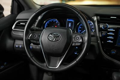 2019 Toyota Camry SE   - Photo 9 - Springfield, MO 65802