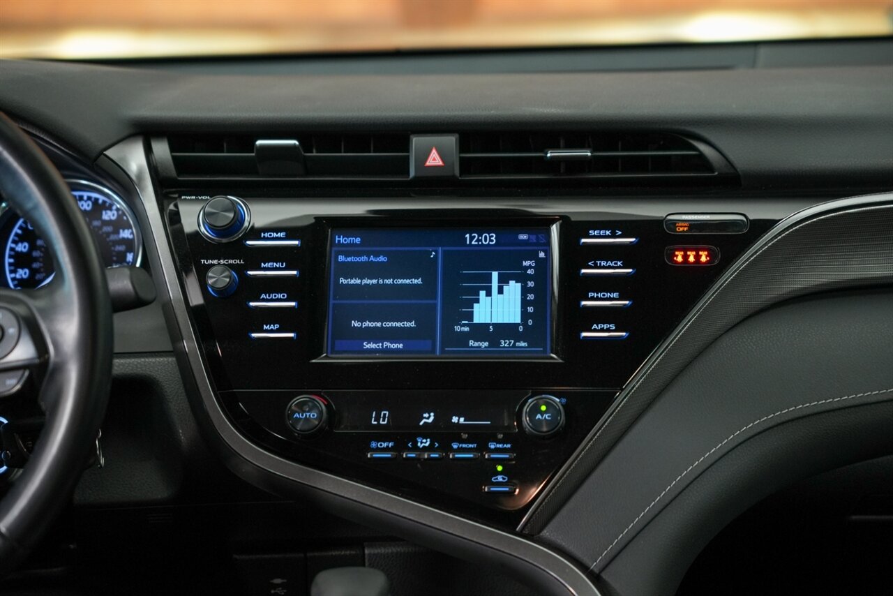 2019 Toyota Camry SE - Photo 10 - Springfield, MO 65802