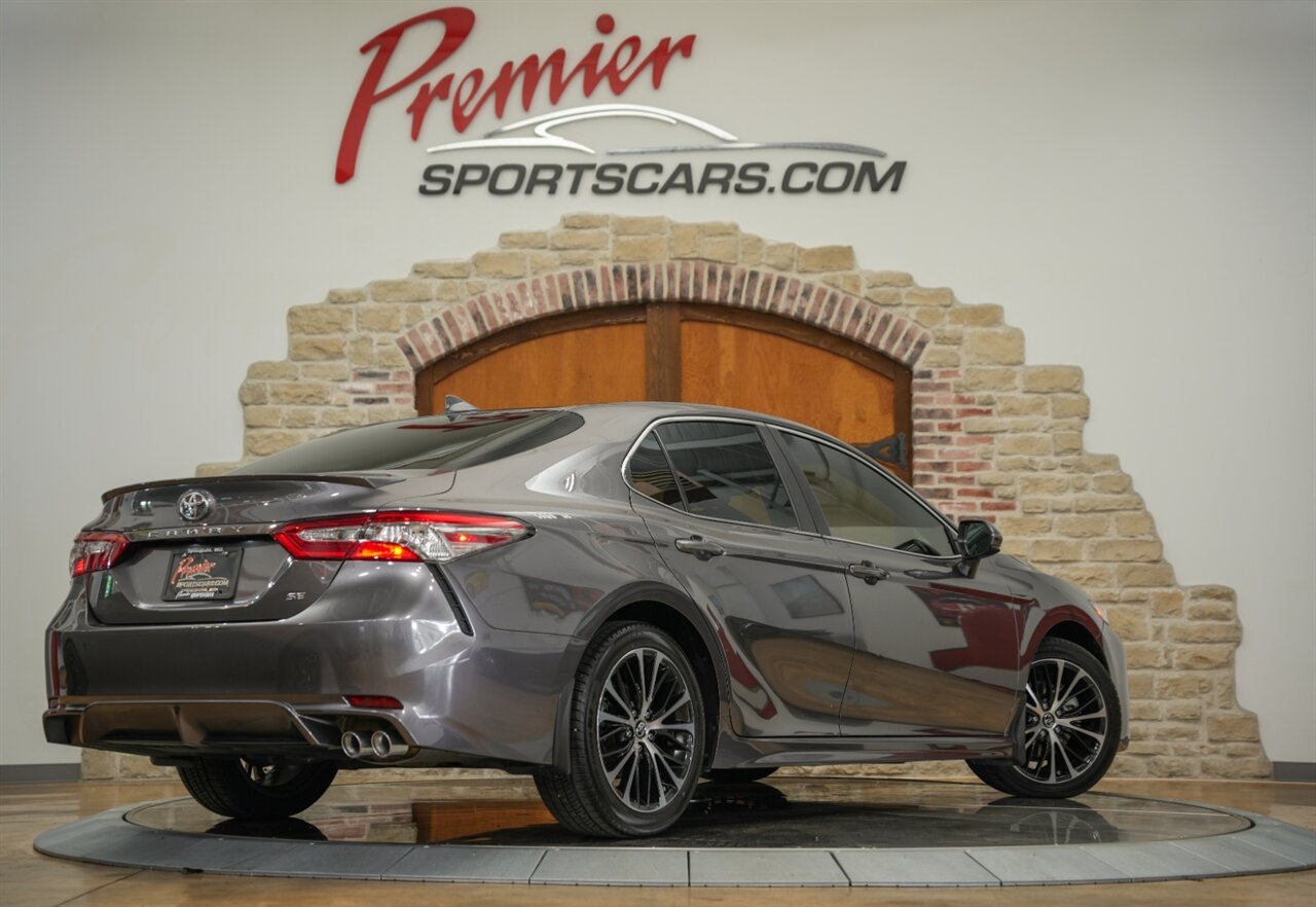 2019 Toyota Camry SE - Photo 4 - Springfield, MO 65802