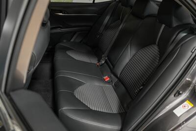 2019 Toyota Camry SE   - Photo 17 - Springfield, MO 65802