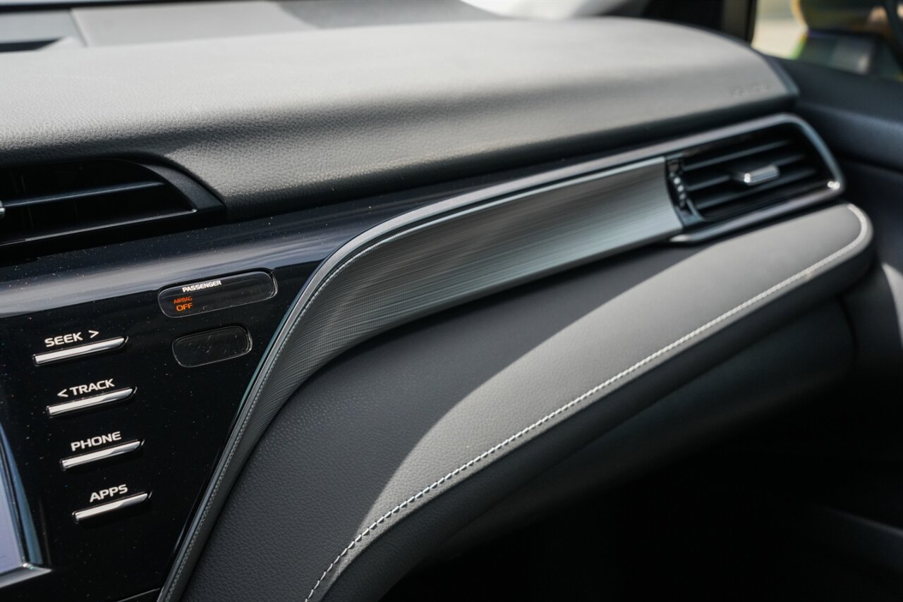 2019 Toyota Camry SE - Photo 13 - Springfield, MO 65802