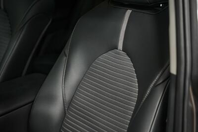 2019 Toyota Camry SE   - Photo 7 - Springfield, MO 65802