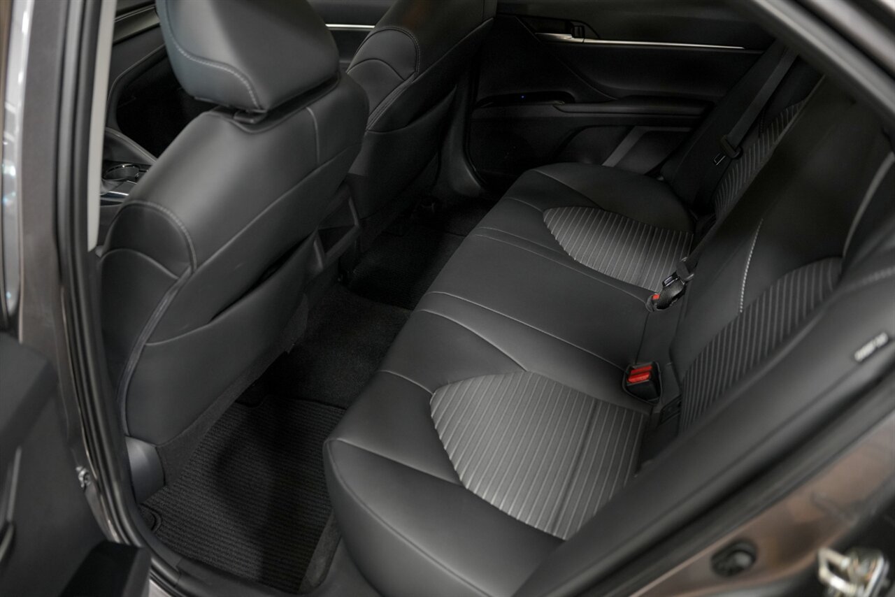 2019 Toyota Camry SE - Photo 16 - Springfield, MO 65802
