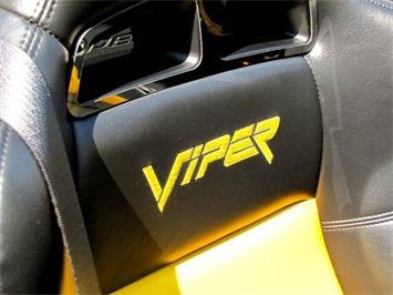 2005 Dodge Viper SRT-10   - Photo 20 - Springfield, MO 65802