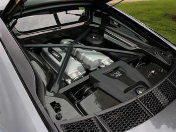 2017 Audi R8 5.2 quattro V10 Plus   - Photo 37 - Springfield, MO 65802