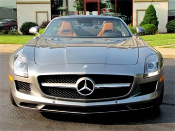 2012 Mercedes-Benz SLS AMG Roadster   - Photo 4 - Springfield, MO 65802