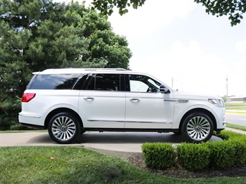 2018 Lincoln Navigator L Reserve   - Photo 3 - Springfield, MO 65802