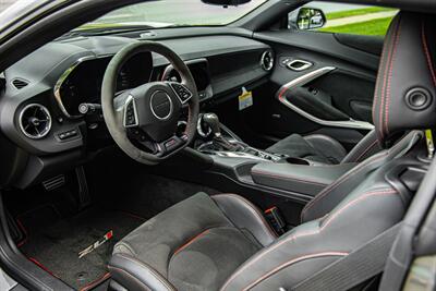 2019 Chevrolet Camaro ZL1   - Photo 2 - Springfield, MO 65802