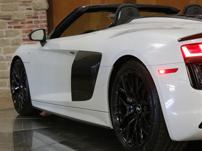 2018 Audi R8 5.2 quattro V10 Plus   - Photo 11 - Springfield, MO 65802