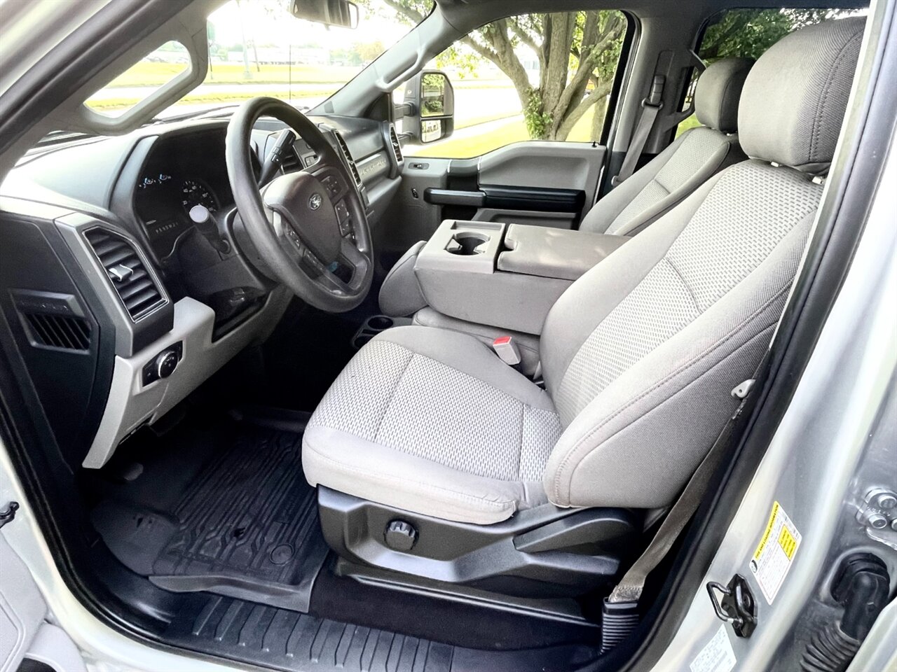 2019 Ford F-250 Super Duty XLT 4X4 - Photo 11 - Springfield, MO 65802