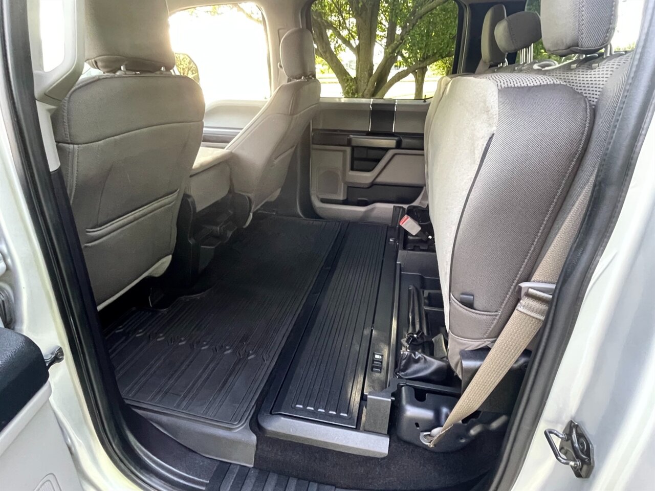 2019 Ford F-250 Super Duty XLT 4X4 - Photo 14 - Springfield, MO 65802