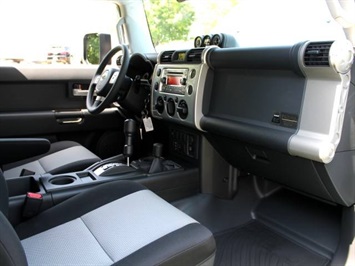 2014 Toyota FJ Cruiser Trail Teams Ulitmate Edition   - Photo 15 - Springfield, MO 65802