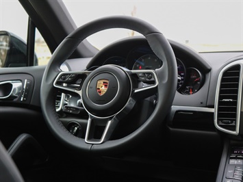 2018 Porsche Cayenne S   - Photo 14 - Springfield, MO 65802