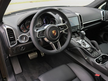 2018 Porsche Cayenne S   - Photo 23 - Springfield, MO 65802