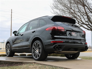 2018 Porsche Cayenne S   - Photo 35 - Springfield, MO 65802