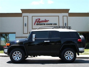 2014 Toyota FJ Cruiser   - Photo 9 - Springfield, MO 65802