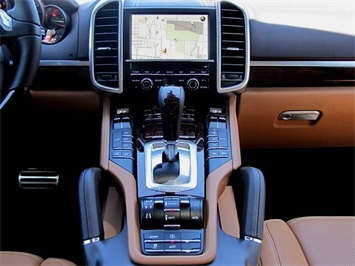 2011 Porsche Cayenne Turbo   - Photo 15 - Springfield, MO 65802