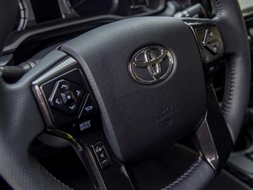 2018 Toyota 4 Runner SR5   - Photo 11 - Springfield, MO 65802