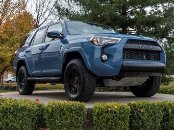 2018 Toyota 4 Runner SR5   - Photo 4 - Springfield, MO 65802