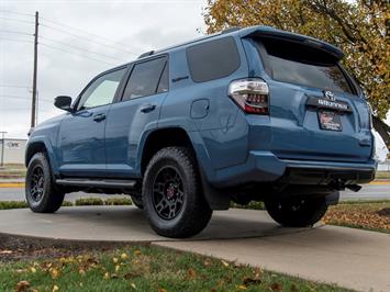 2018 Toyota 4 Runner SR5   - Photo 7 - Springfield, MO 65802