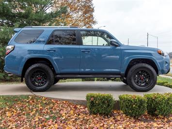 2018 Toyota 4 Runner SR5   - Photo 3 - Springfield, MO 65802