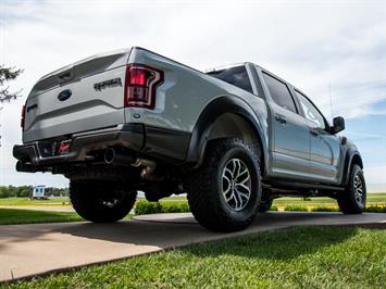 2017 Ford F-150 Raptor   - Photo 10 - Springfield, MO 65802