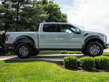 2017 Ford F-150 Raptor   - Photo 3 - Springfield, MO 65802