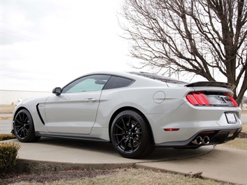 2017 Ford Mustang Shelby GT350R   - Photo 36 - Springfield, MO 65802