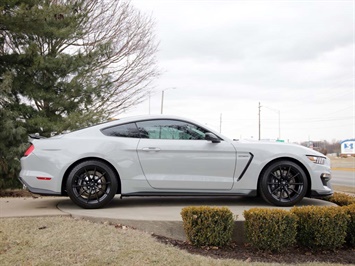 2017 Ford Mustang Shelby GT350R   - Photo 31 - Springfield, MO 65802