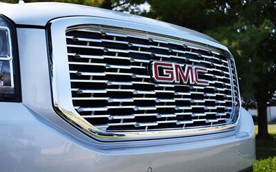 2018 GMC Yukon Denali   - Photo 28 - Springfield, MO 65802