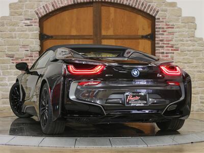 2019 BMW i8   - Photo 12 - Springfield, MO 65802