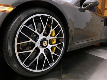 2015 Porsche 911 Turbo S   - Photo 47 - Springfield, MO 65802