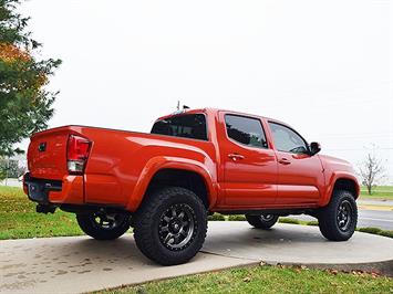 2017 Toyota Tacoma TRD Sport   - Photo 24 - Springfield, MO 65802