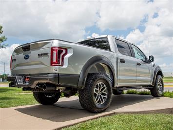 2017 Ford F-150 Raptor   - Photo 9 - Springfield, MO 65802