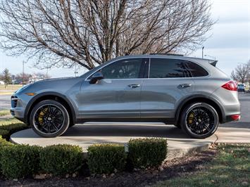 2011 Porsche Cayenne Turbo   - Photo 19 - Springfield, MO 65802