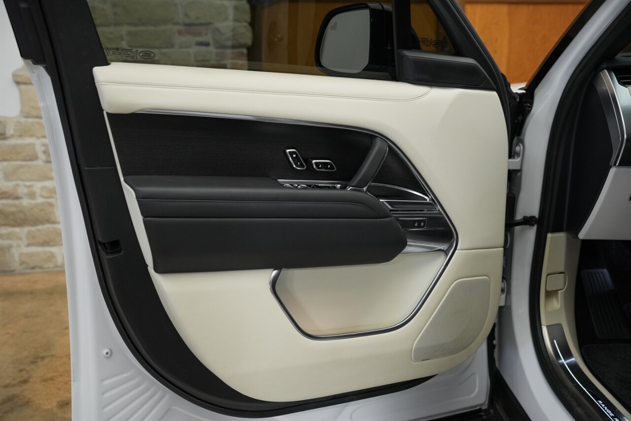 2022 Land Rover Range Rover P530 SE LWB - Photo 12 - Springfield, MO 65802