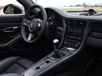 2018 Porsche 911 Targa 4 GTS   - Photo 38 - Springfield, MO 65802