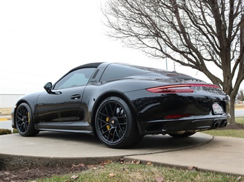 2018 Porsche 911 Targa 4 GTS   - Photo 27 - Springfield, MO 65802