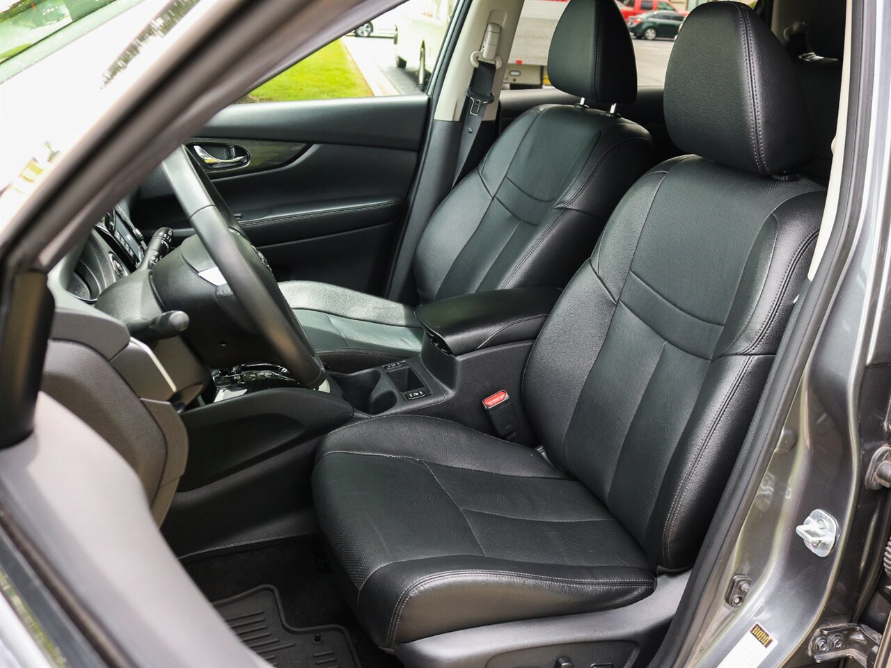 2016 Nissan Rogue SL - Photo 2 - Springfield, MO 65802