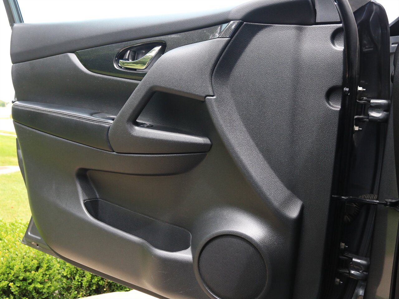 2016 Nissan Rogue SL - Photo 32 - Springfield, MO 65802