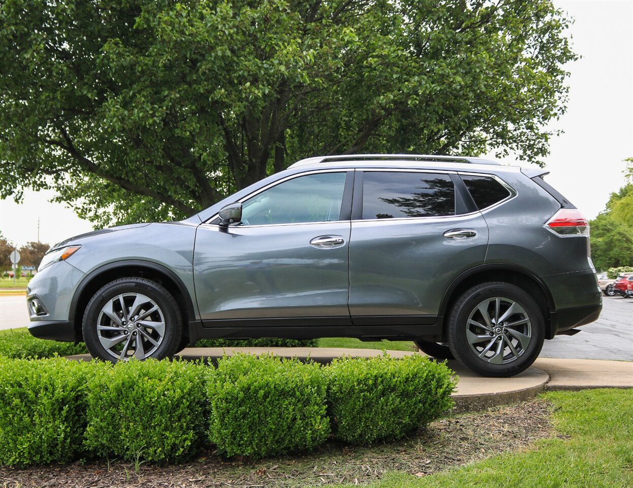 2016 Nissan Rogue SL - Photo 30 - Springfield, MO 65802
