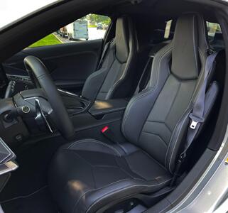 2021 Chevrolet Corvette Stingray   - Photo 2 - Springfield, MO 65802