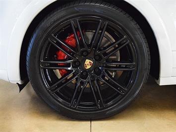 2014 Porsche Cayenne GTS   - Photo 17 - Springfield, MO 65802