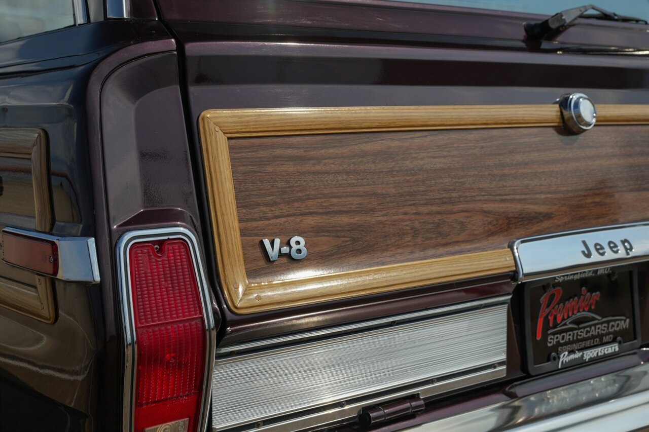 1990 Jeep Grand Wagoneer - Photo 10 - Springfield, MO 65802