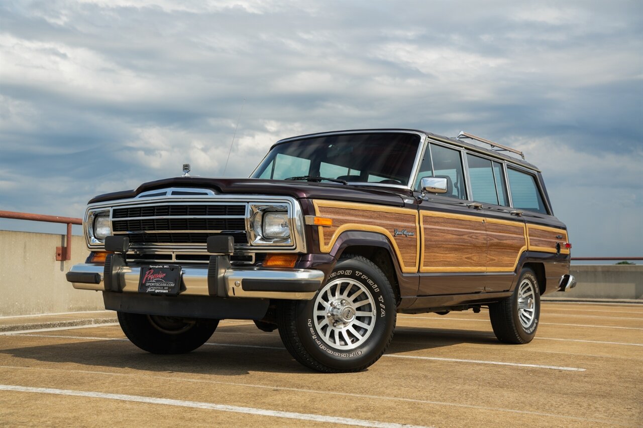 1990 Jeep Grand Wagoneer - Photo 1 - Springfield, MO 65802