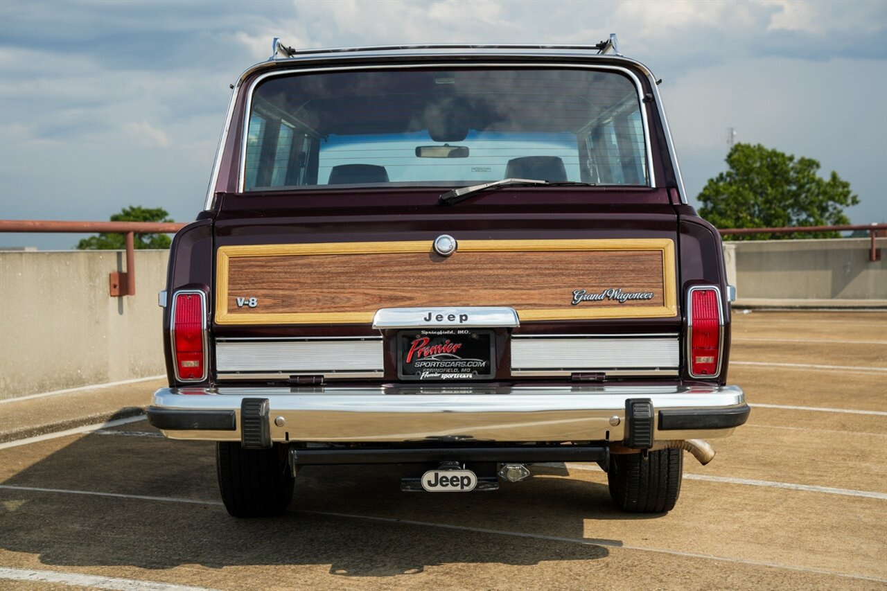 1990 Jeep Grand Wagoneer - Photo 9 - Springfield, MO 65802